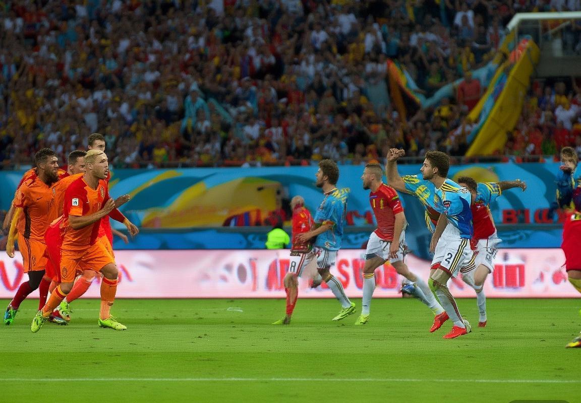 2014世界杯荷兰5-1西班牙巅峰对决：范加尔战术逆转传奇